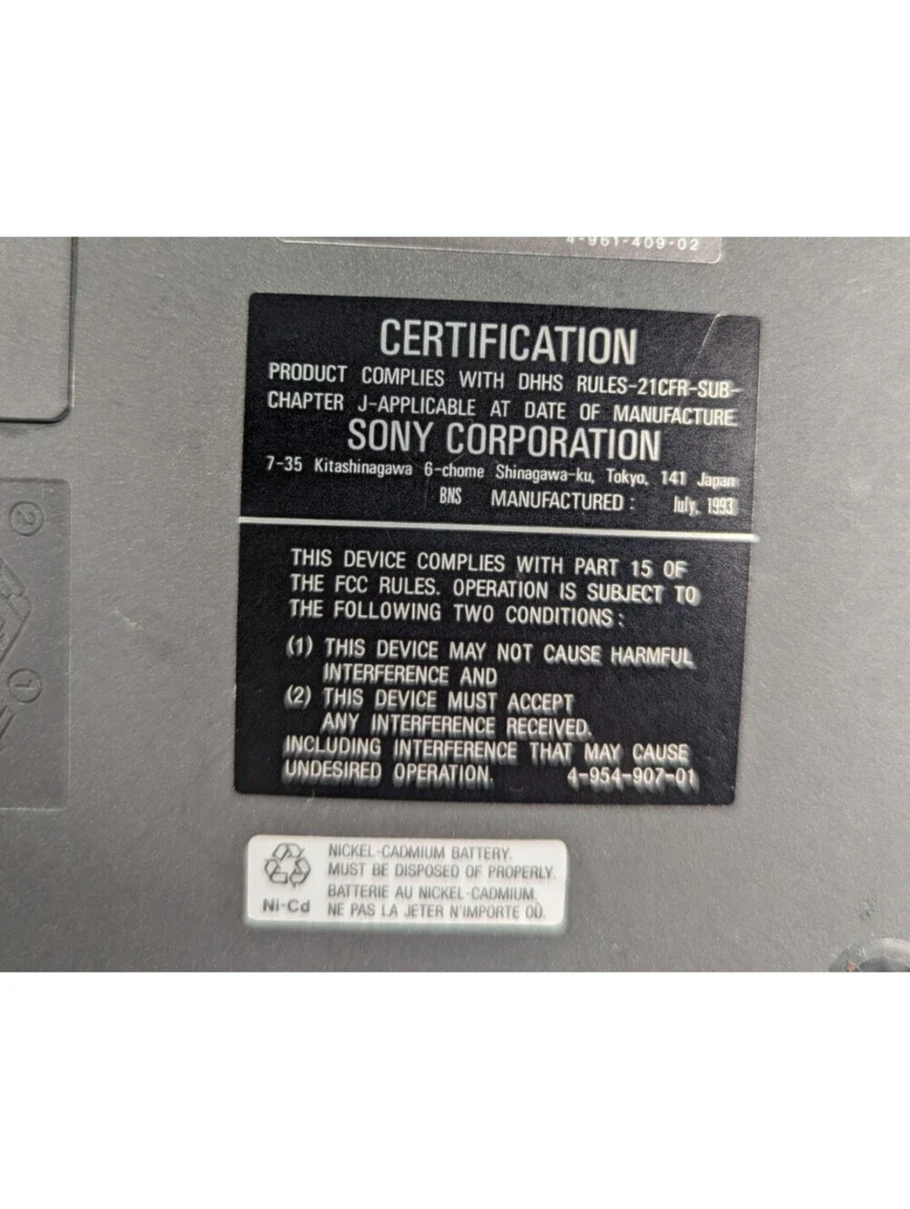 Sony D-321 Discman with Case, Batteries, Charger, Headphones Portable CD Player
